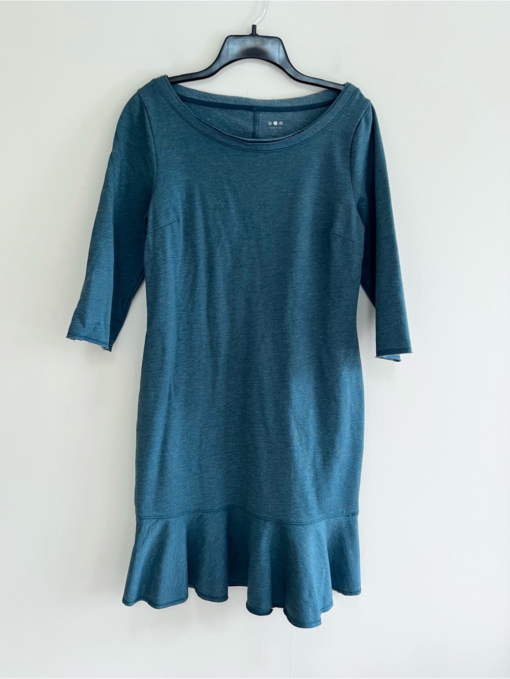 Three Dots Fleece Flounce Pullover Boat Neck 3/4 sleeve Sweatshirt Dress, Medium